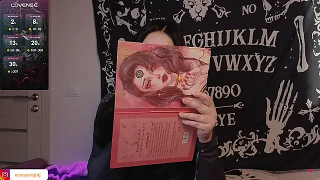 Snapshot of Emmybrightj_ chatting on 10.11.25 Emmybrightj online show from 10.11.25