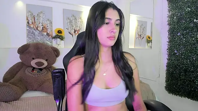 Ashley Evans18 online show from 10.25.25