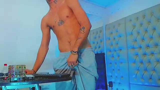 Snapshot of HannibalLester chatting on 01.26.25 HannibalLester online show from 01.26.25