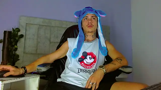 Snapshot of HannibalLester chatting on 09.12.25 HannibalLester online show from 09.12.25