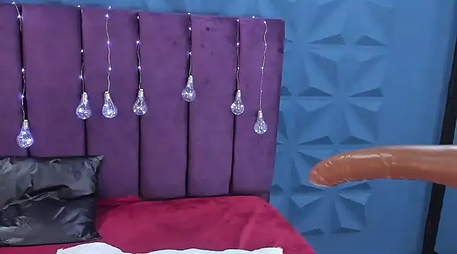 Snapshot of NicoleJonss chatting on 01.21.25 NicoleJonss online show from 01.21.25