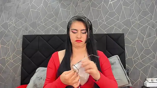 Snapshot of NicoleJonss chatting on 02.27.25 NicoleJonss online show from 02.27.25