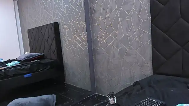 Snapshot of NicoleJonss chatting on 03.15.25 NicoleJonss online show from 03.15.25