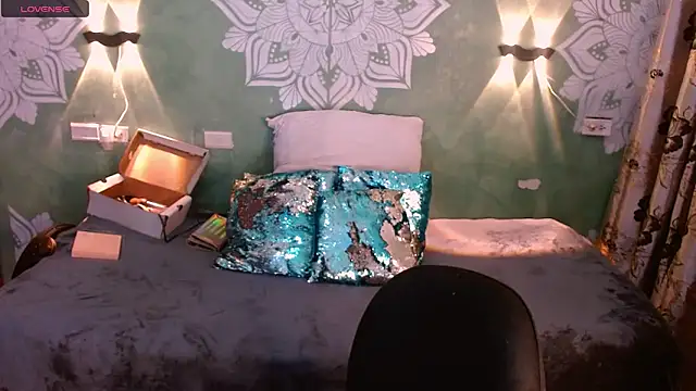 Emili Roux online show from 02.03.25