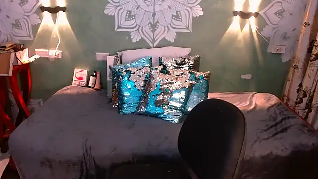 Emili Roux online show from 02.07.25