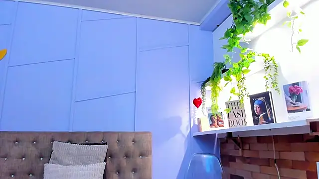 Snapshot of nathalie_rossel chatting on 10.15.25 nathalie rossel online show from 10.15.25