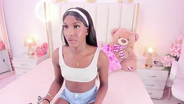 Snapshot of evangelin_ts chatting on 10.12.25 evangelin ts online show from 10.12.25