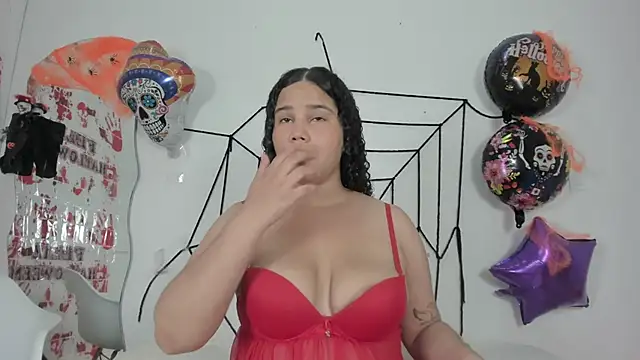 zoee lovv online show from 10.08.25