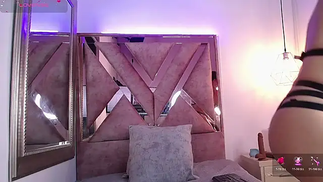 Naomi Brown1  online show from 11.07.25