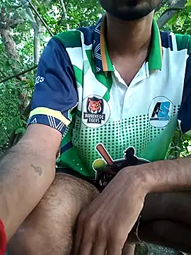 Snapshot of Piyush_2024 chatting on 10.19.25 Piyush 2024 online show from 10.19.25