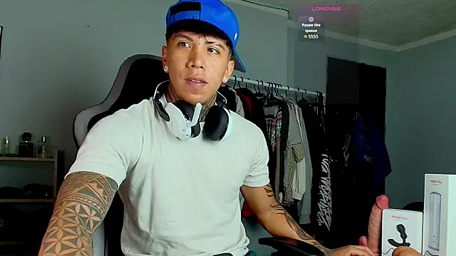 Nickhot0609 online show from 10.03.25