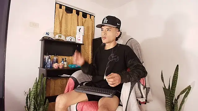 Edward Milleer online show from 10.21.25