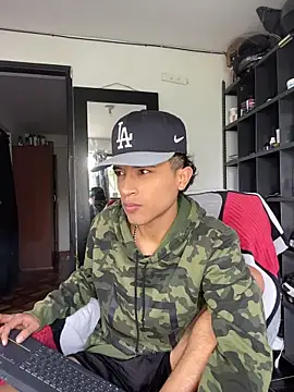 Edward Milleer online show from 11.04.25