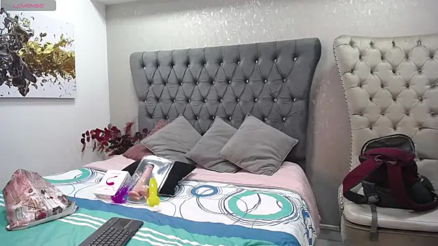 Melodi Roux online show from 01.26.25