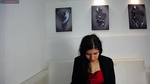 Melodi Roux online show from 04.06.26