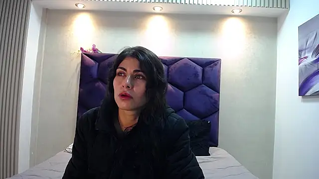 Snapshot of Melodi_Roux chatting on 04.20.26 Melodi Roux online show from 04.20.26