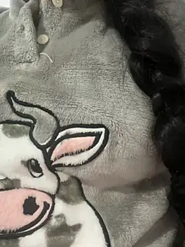 Snapshot of Lina-lolo chatting on 01.05.25 Lina-lolo online show from 01.05.25