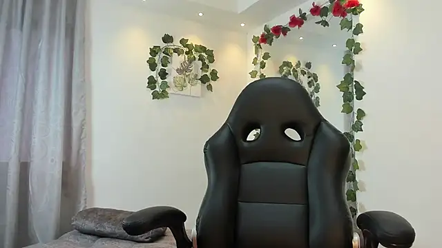 Snapshot of Electraa_fox chatting on 02.12.25 Electraa fox online show from 02.12.25