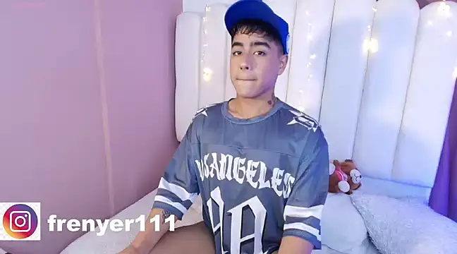 Snapshot of kiing_azahell chatting on 02.11.25 kiing azahell online show from 02.11.25