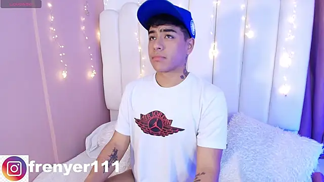 Snapshot of kiing_azahell chatting on 02.28.25 kiing azahell online show from 02.28.25