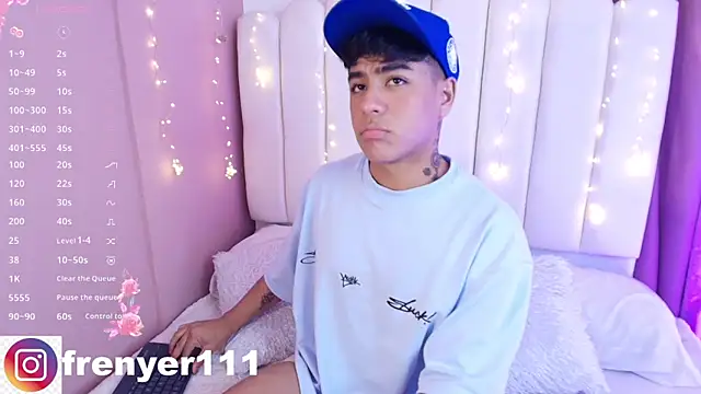 Snapshot of kiing_azahell chatting on 03.11.25 kiing azahell online show from 03.11.25