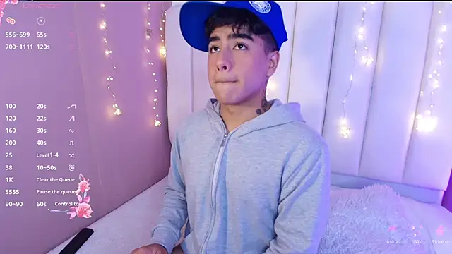 Snapshot of kiing_azahell chatting on 03.15.25 kiing azahell online show from 03.15.25