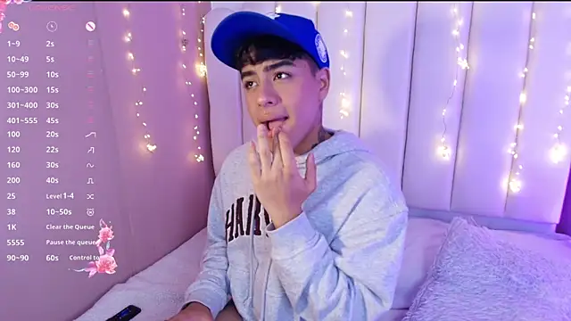 Snapshot of kiing_azahell chatting on 03.18.25 kiing azahell online show from 03.18.25