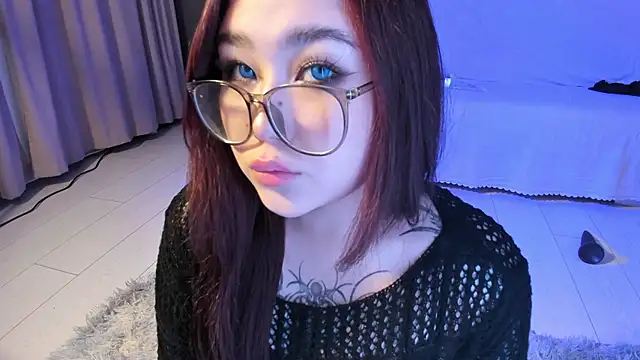 Yuriko May online show from 01.10.25