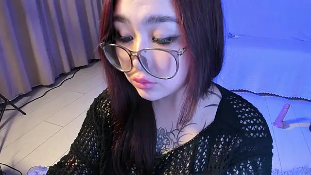 Yuriko May online show from 01.10.25