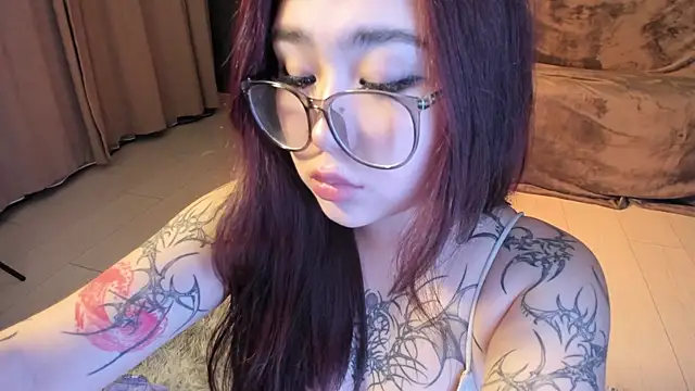 Yuriko May online show from 01.24.25