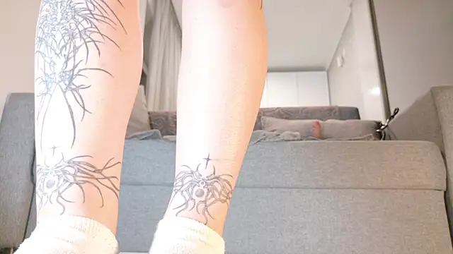 Yuriko May online show from 10.13.25