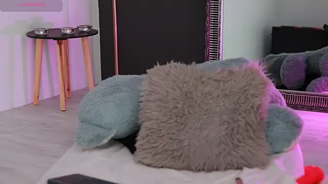 Snapshot of MissLilaa chatting on 02.05.25 MissLilaa online show from 02.05.25