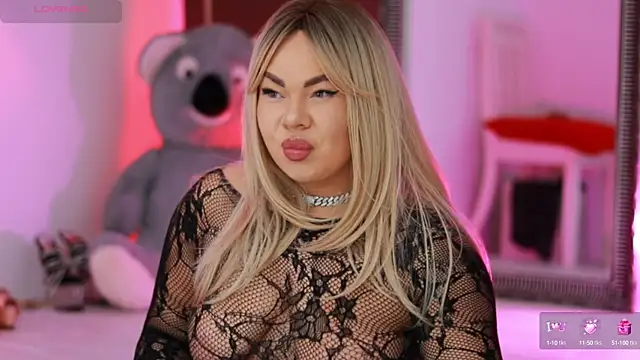 Snapshot of MissLilaa chatting on 03.16.25 MissLilaa online show from 03.16.25