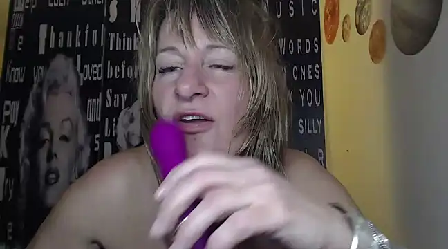 BettyDavisX online show from 12.09.24