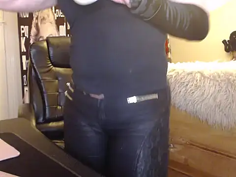BettyDavisX online show from 12.18.24