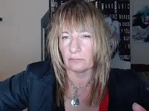 BettyDavisX online show from 01.12.25