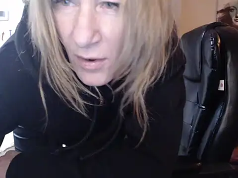 BettyDavisX online show from 02.11.25