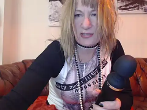 BettyDavisX online show from 03.16.25