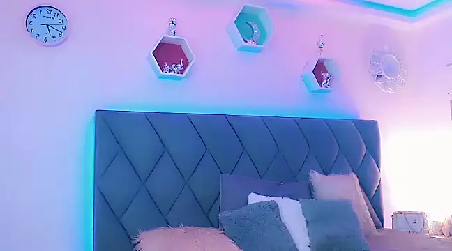 Hallyhott online show from 12.08.24