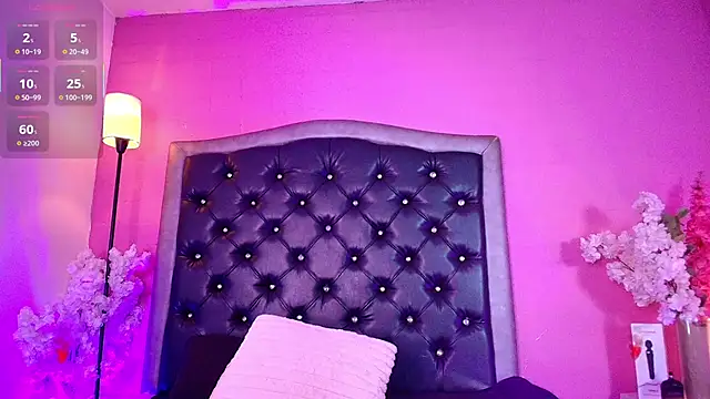 Triipsy online show from 10.08.25