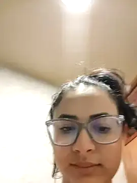 aleejhandraa online show from 10.23.25