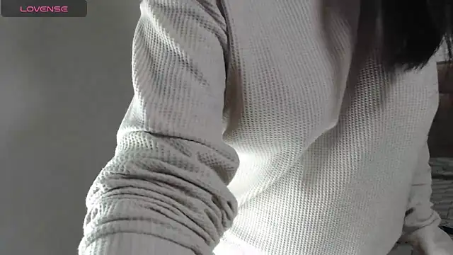 aleejhandraa online show from 11.18.25