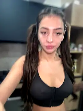 LaraVegas  online show from 10.14.25