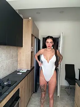 LaraVegas  online show from 10.25.25