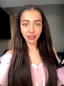 LaraVegas  online show from 10.26.25