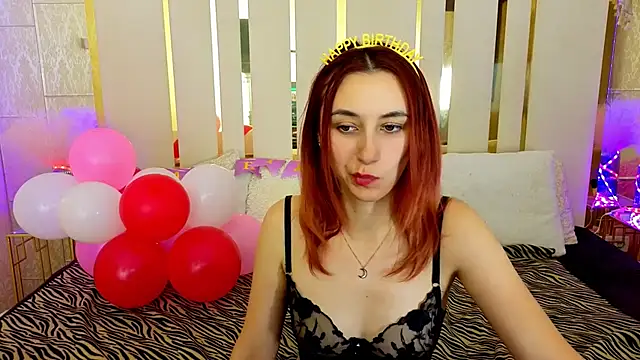 Roxy Rayy online show from 10.06.25