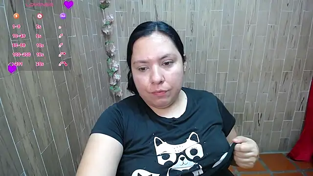 Snapshot of solyeria chatting on 10.06.25 solyeria online show from 10.06.25