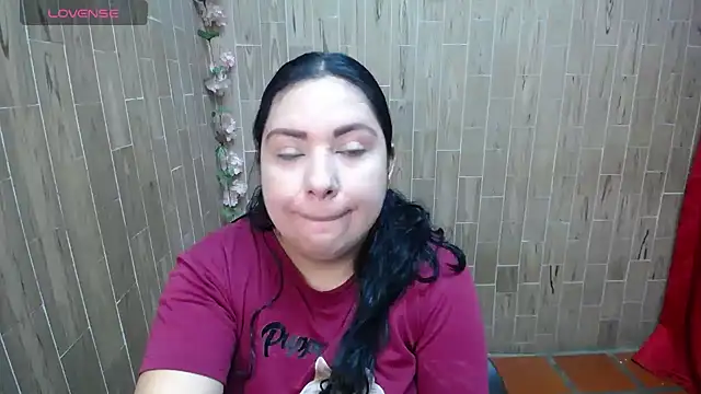 Snapshot of solyeria chatting on 10.13.25 solyeria online show from 10.13.25