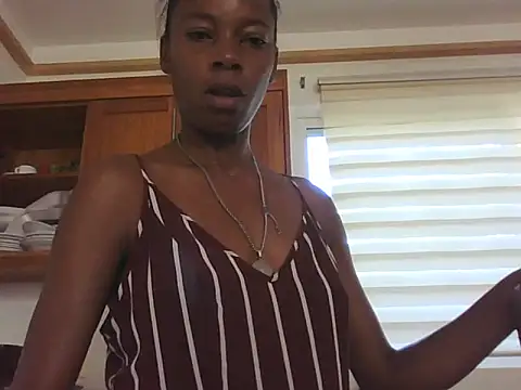 Snapshot of adele-33 chatting on 11.09.25 adele-33 online show from 11.09.25