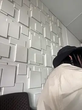 Annie LS online show from 01.04.25